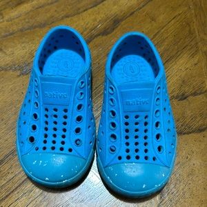 Native, infant size 5, color blue